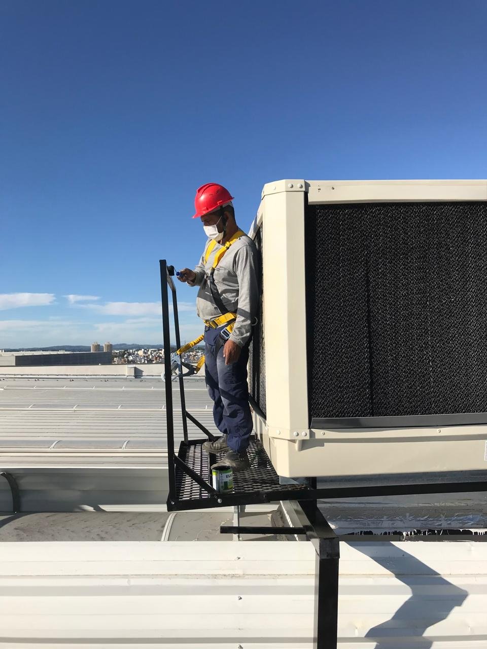 Manutenção preventiva em climatizador industrial